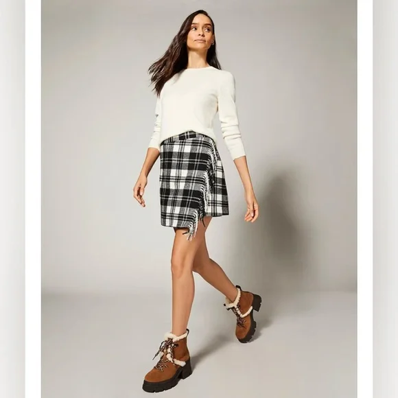 NWT - Antonio Melani Plaid Black and Cream Women's Mini Skirt - Picture 4 of 16